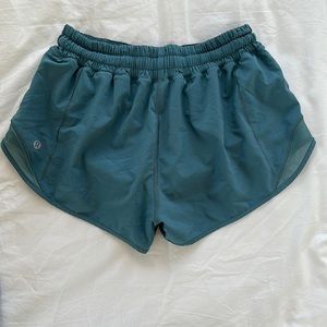Lululemon Hotty Hot Short 2.5”